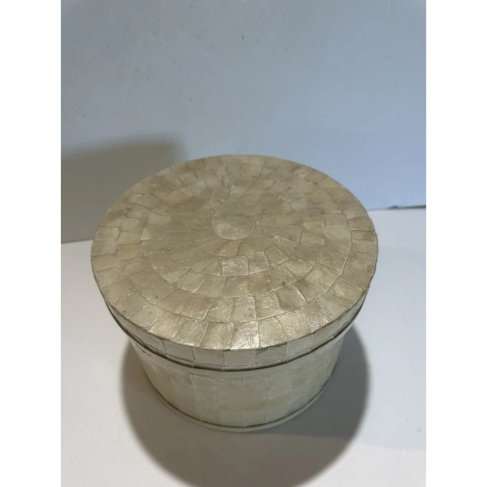 Round mother of‎ pearl outter cardbox Vintage luxurious storage Crate with Lid
